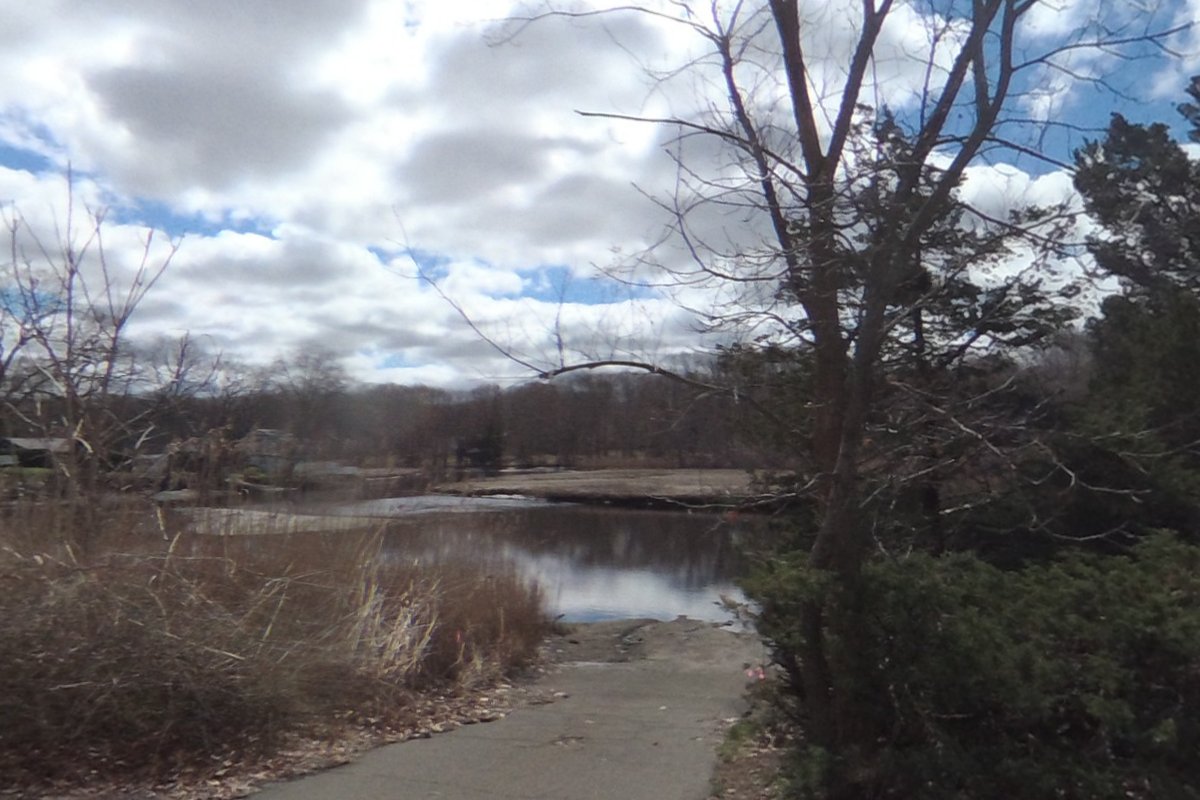 The paved path down to the water at Kirtland Landing